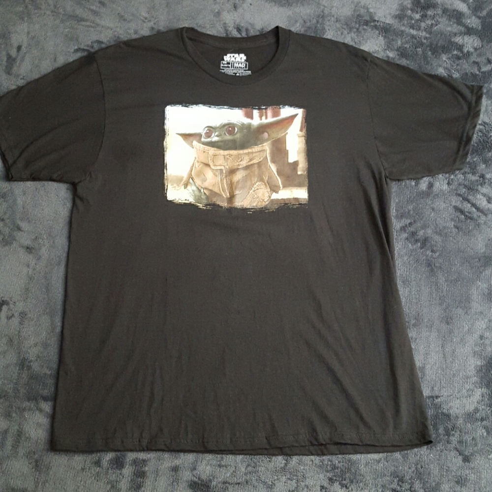 NWOT STAR WARS MANDALORIAN TSHIRT